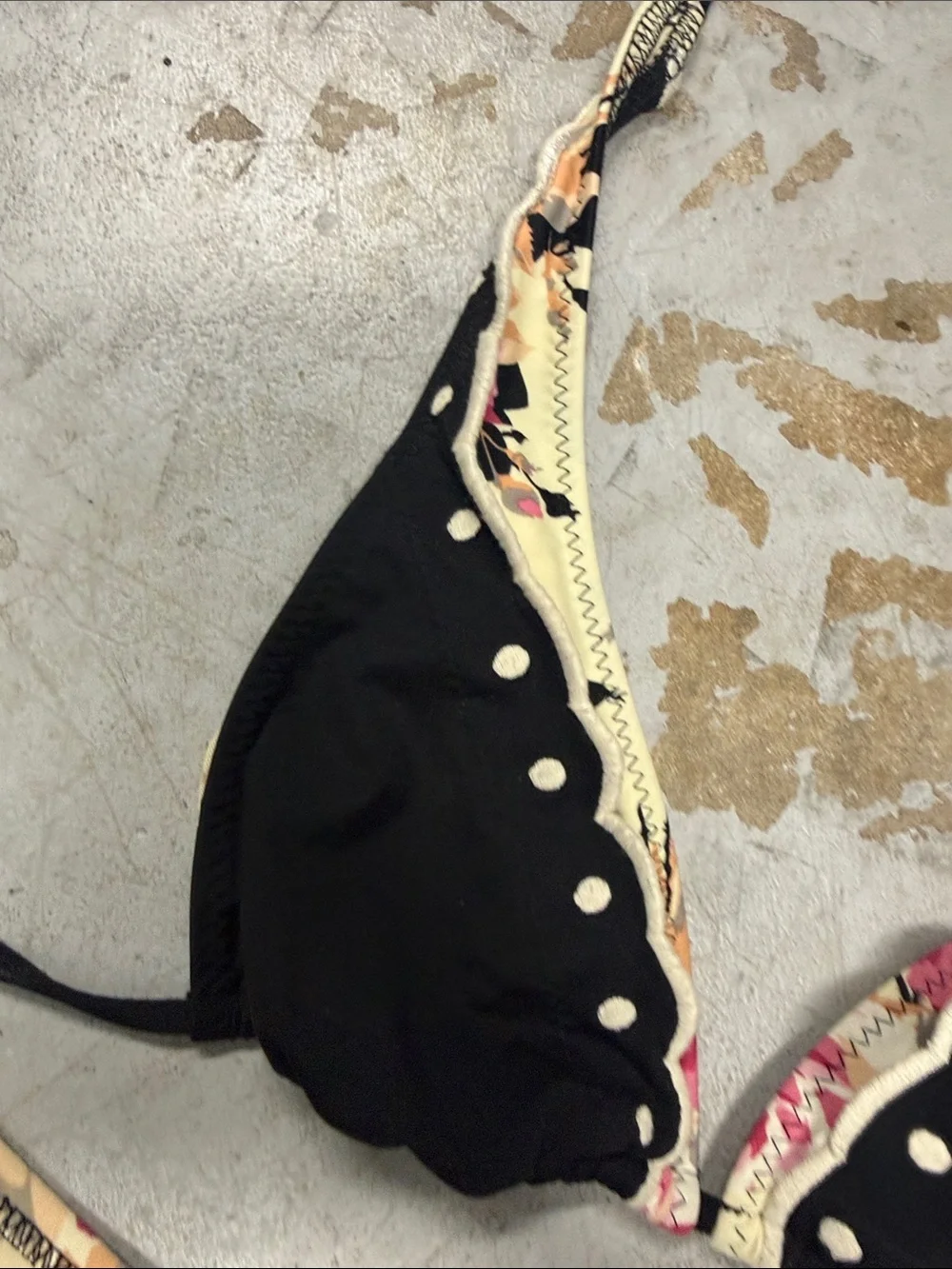 Black Floral Trim Triangle Bikini Set - BETSEY JOHNSON Size Medium LIKE NEW